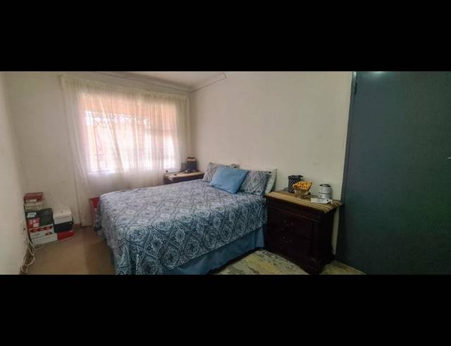 4 BEDROOM HOUSE FOR SALE IN PROTEA NORTH